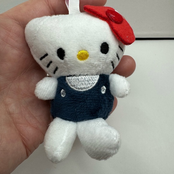 806- Soft Red, White, And Blue Kitty Plush Keychain With Pink Heart Shaped Metal - Picture 3 of 6